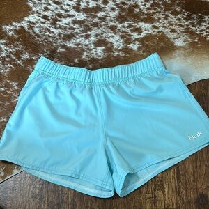 Like new barely worn Huk shorts